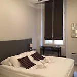Je Suis A *