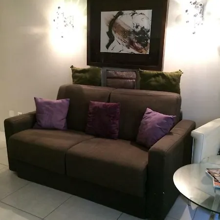 Je Suis A 아파트 *